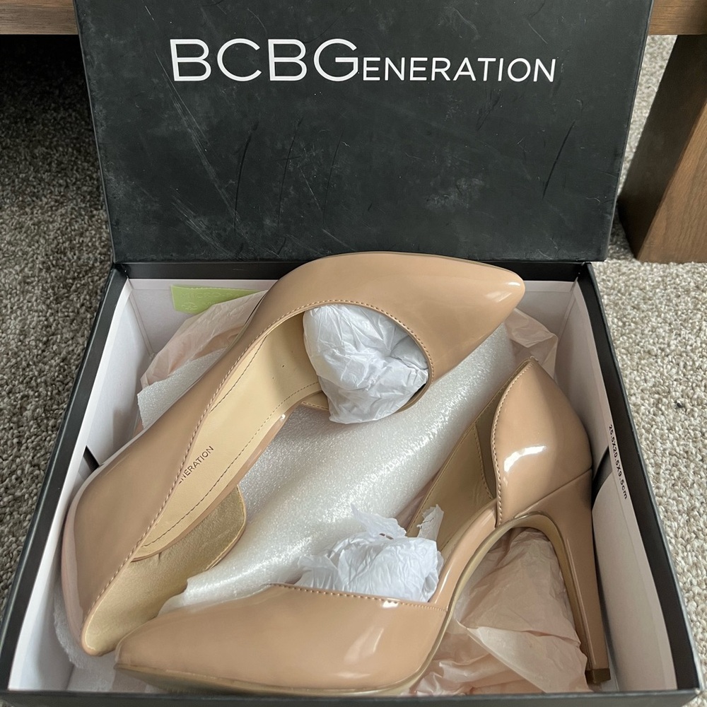 BCBGeneration Nude Heels Size 7.5